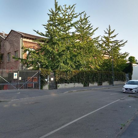 شقة Casaginko - Cozy Loft With Garden In Milano - Naviglio المظهر الخارجي الصورة
