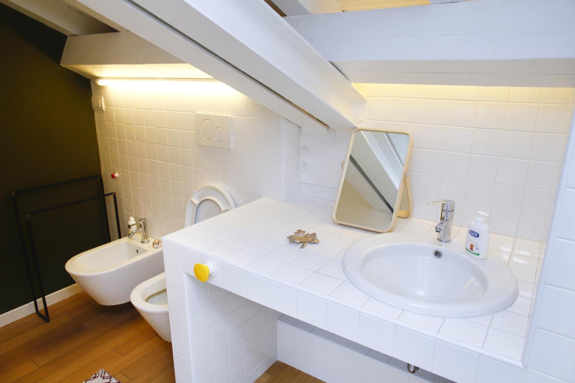 شقة Casaginko - Cozy Loft With Garden In Milano - Naviglio المظهر الخارجي الصورة